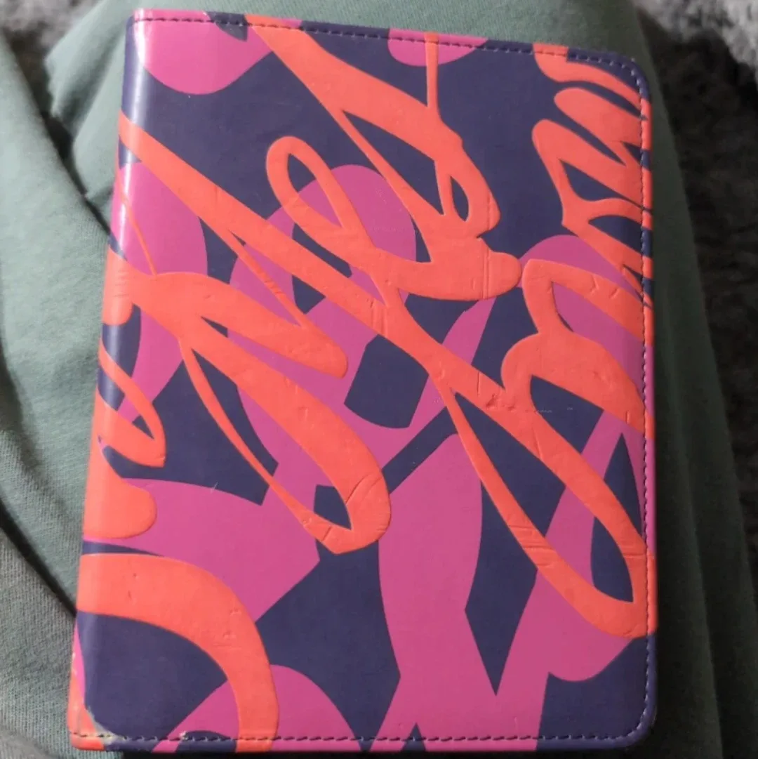 Kindle e-reader with Verso Cover image indicator(2)