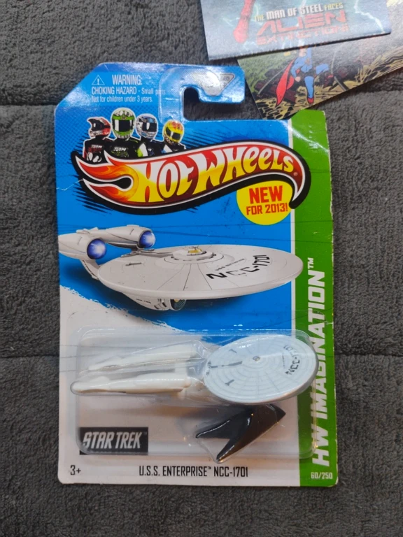 Hot Wheels Star Trek U.S.S. Enterprise NCC-1701