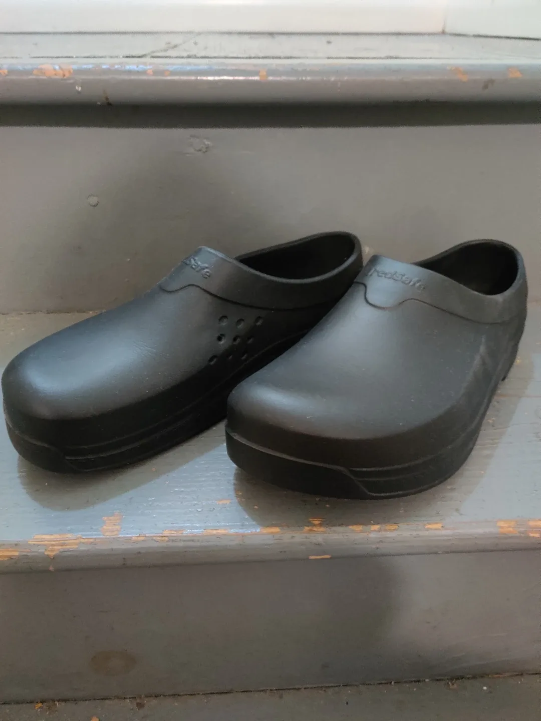 Tredsafe Slip-Resistant Clogs, Size 11 image indicator(3)