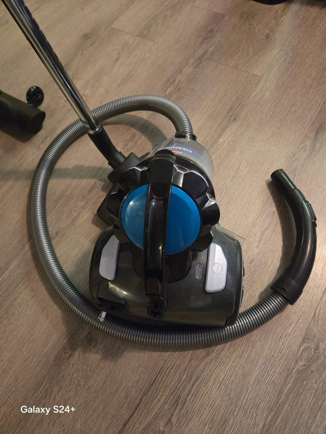 Bissell CleanView Multi-Cyclonic Canister Vacuum image indicator(2)