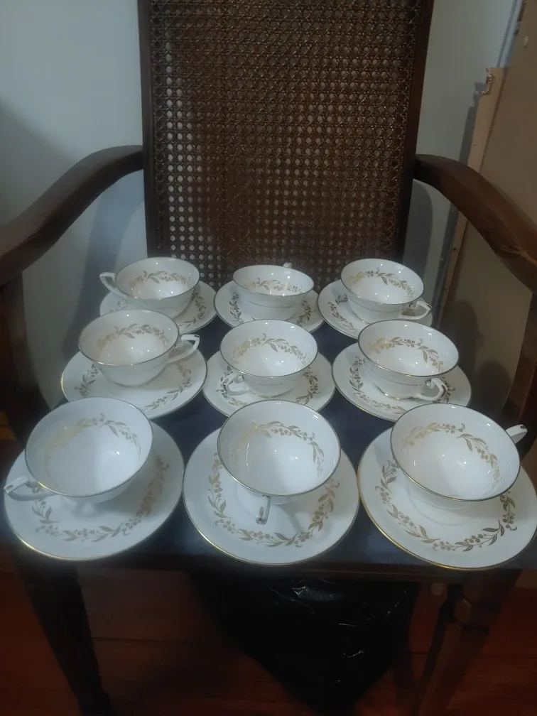 Royal Worcester Saguenay Tea Cup & Saucer Set image indicator(2)