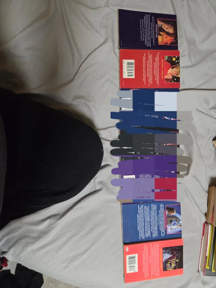 R.L. Stine Fear Street Novels image indicator(5)