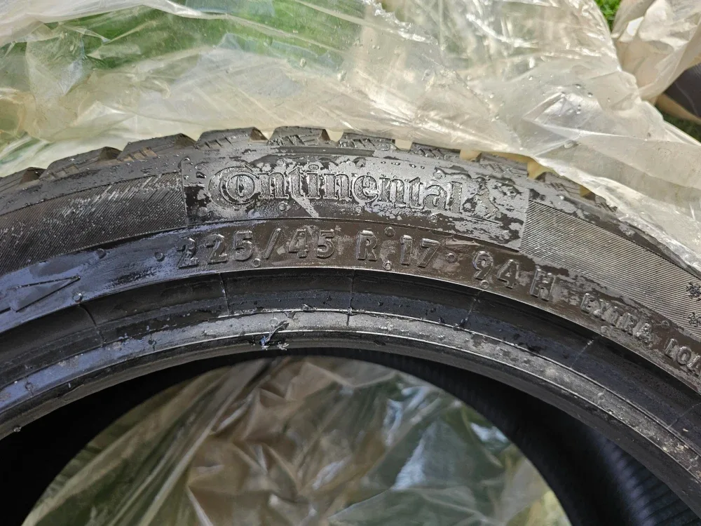 Continental 225/45 R17 94H Tire