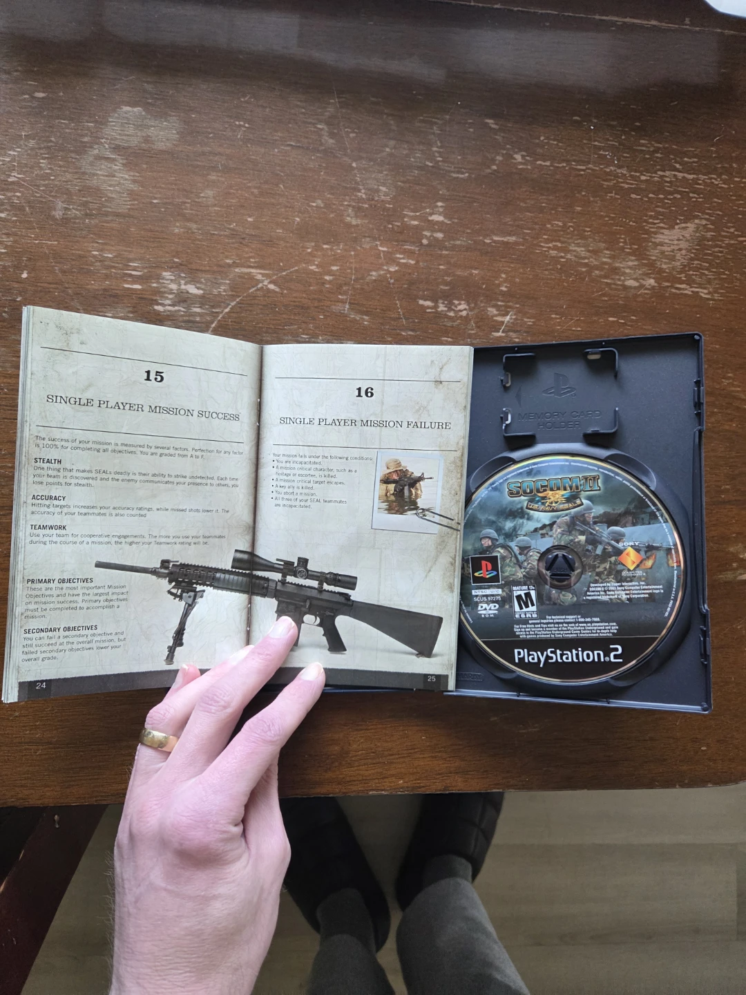SOCOM II U.S. Navy Seals (PlayStation 2) - photo 2