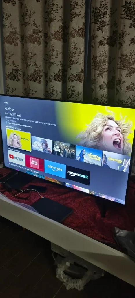 Fire Smart TV 55 inches Black Flat Screen TV image indicator(4)