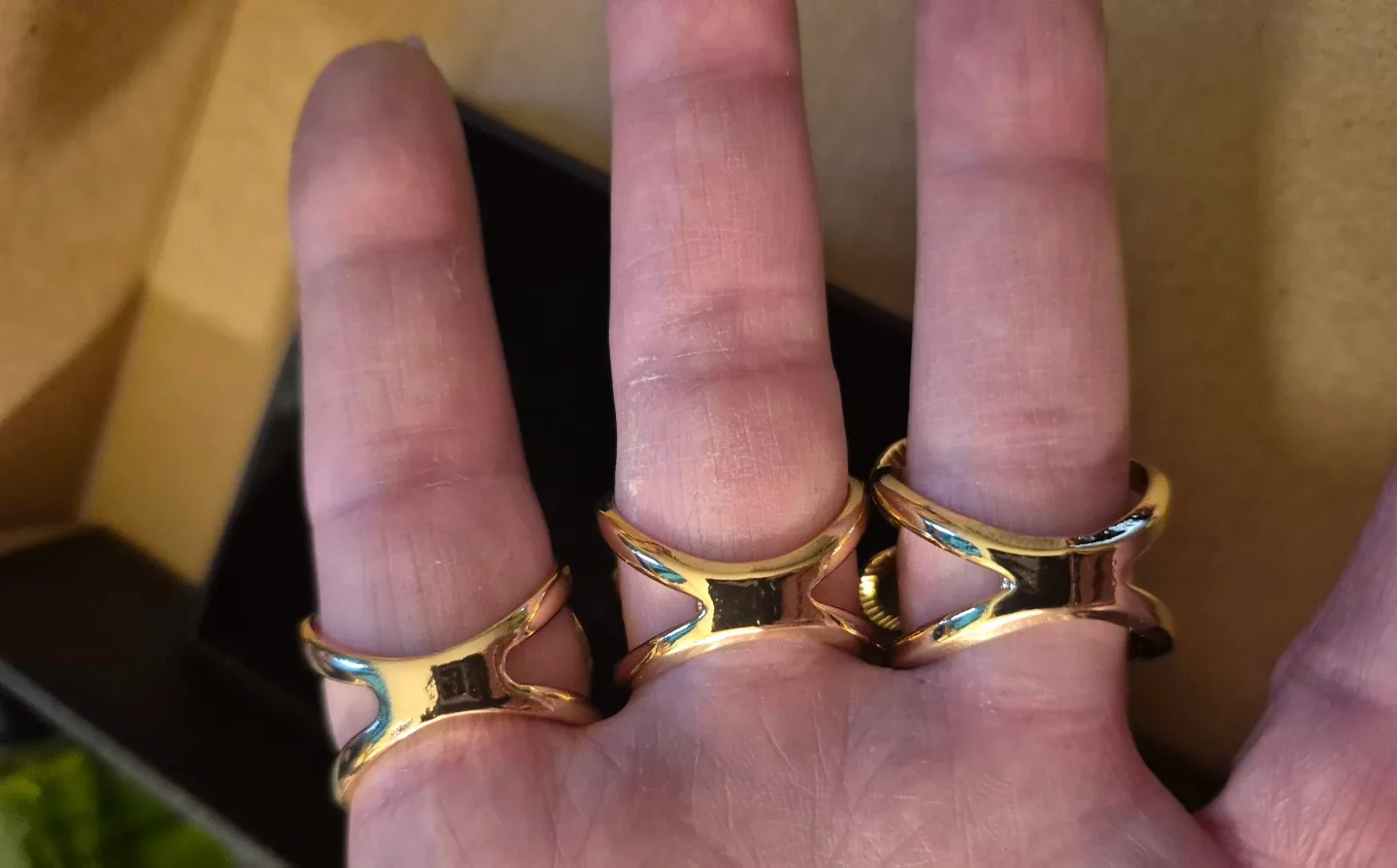 Brand new scraf holders image indicator(8)