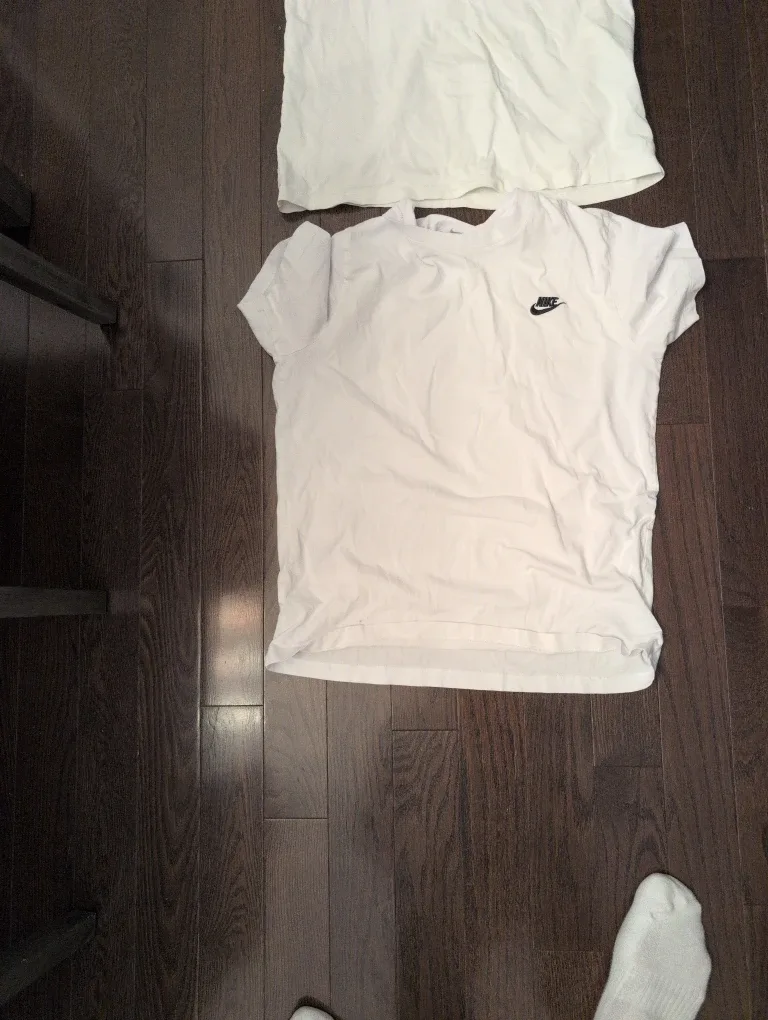 Nike & Fila T-Shirts & Sweatshirt Bundle image indicator(3)