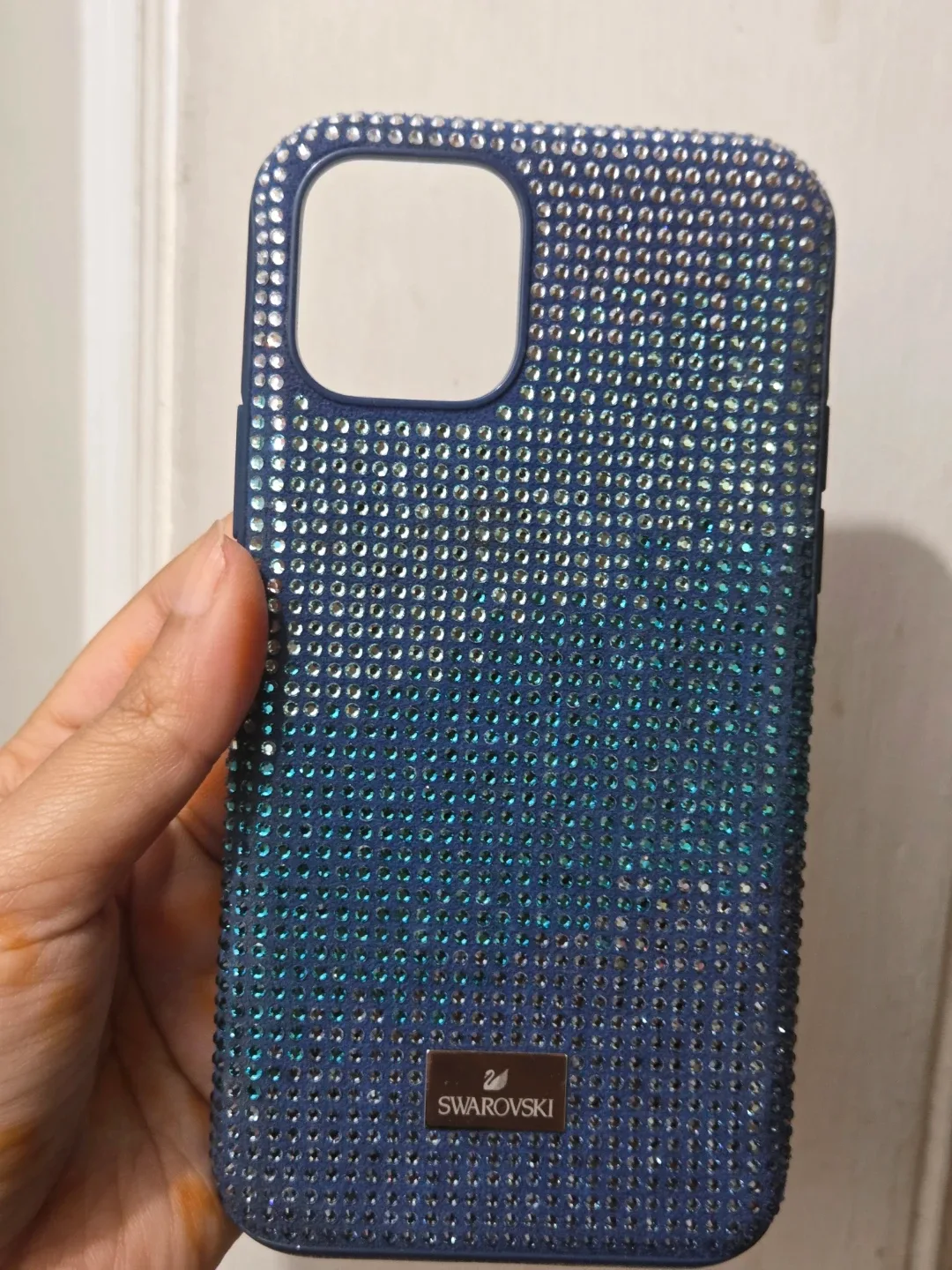Swarovski iPhone 11 Pro Case image indicator(2)