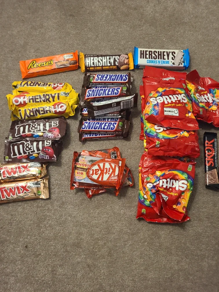 45 pieces Variety Pack of Chocolate Bars and candy