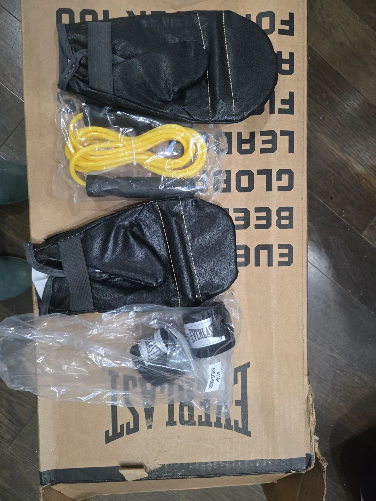 Everlast Punching Bag - New in Box /with free glove jump rope - photo 4