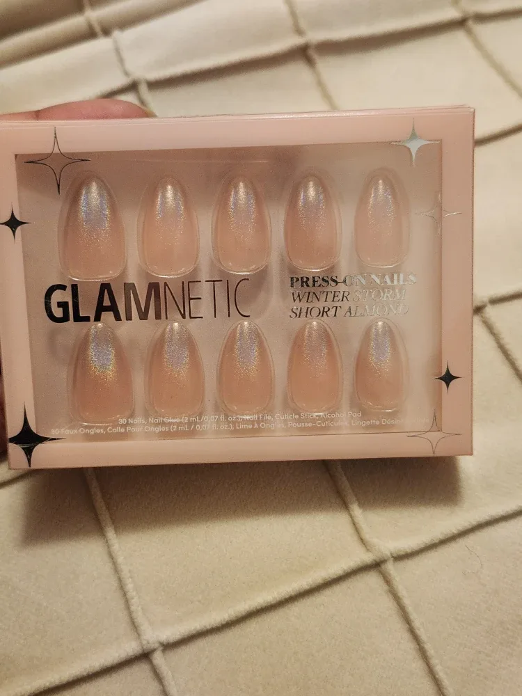 Glamnetic Winter Storm Short Almond Press-On Nails image indicator(2)