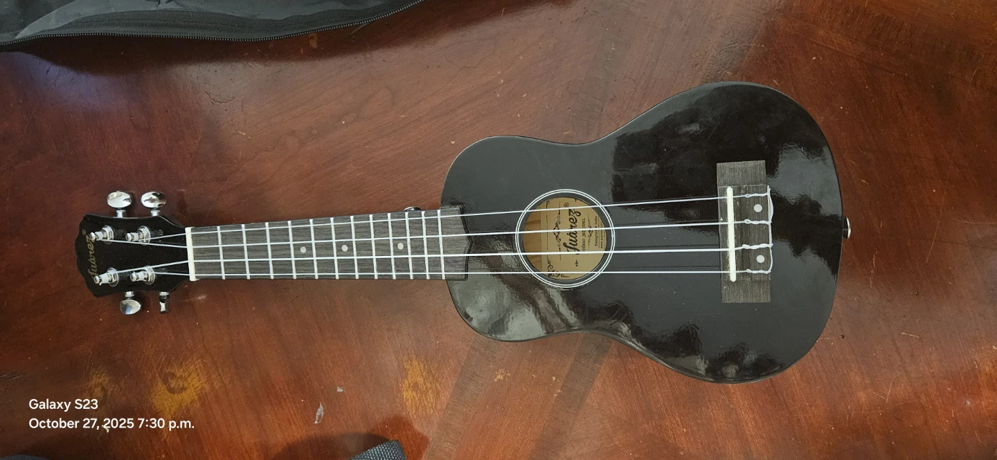 Juarez Black Ukulele with Case
