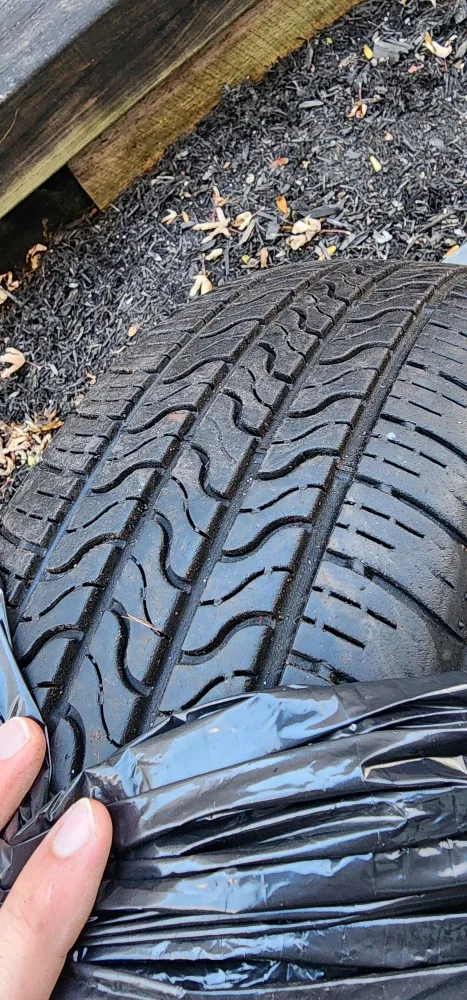 Firestone FR710 Tire - 185/65R15 image indicator(2)