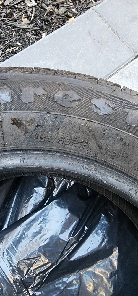 Firestone FR710 Tire - 185/65R15 image indicator(3)