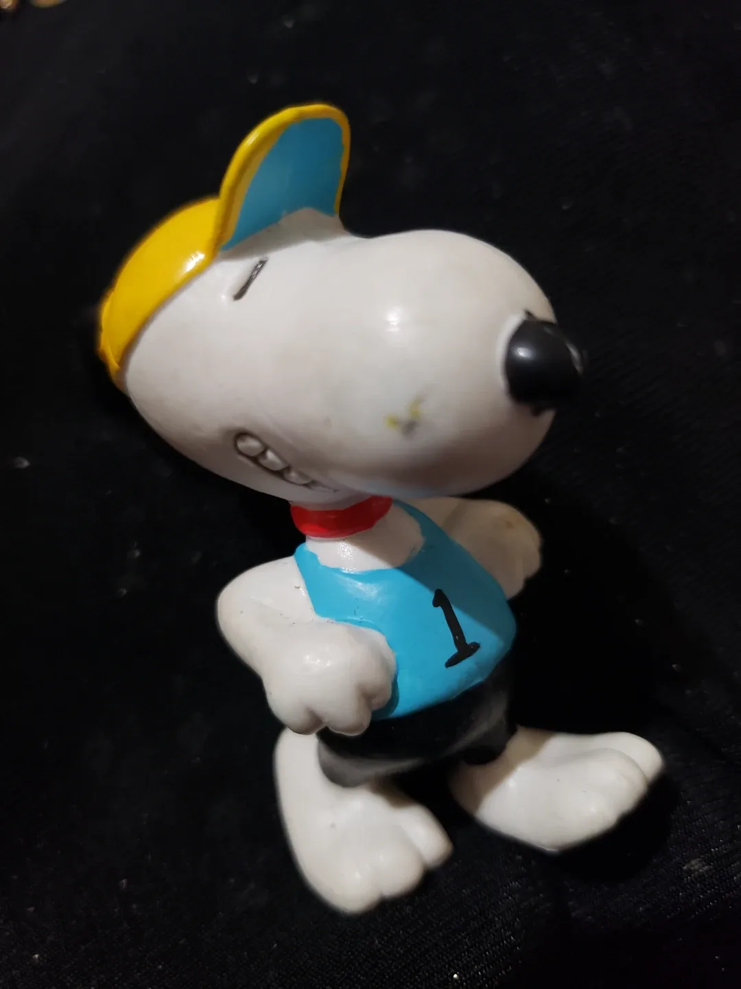 Snoopy Figurine with Hat image indicator(3)