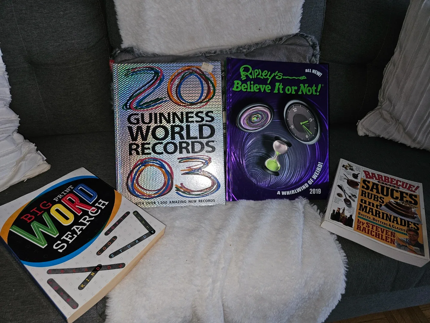 Guinness World Records 2003 & Ripley's Believe It or Not! Books