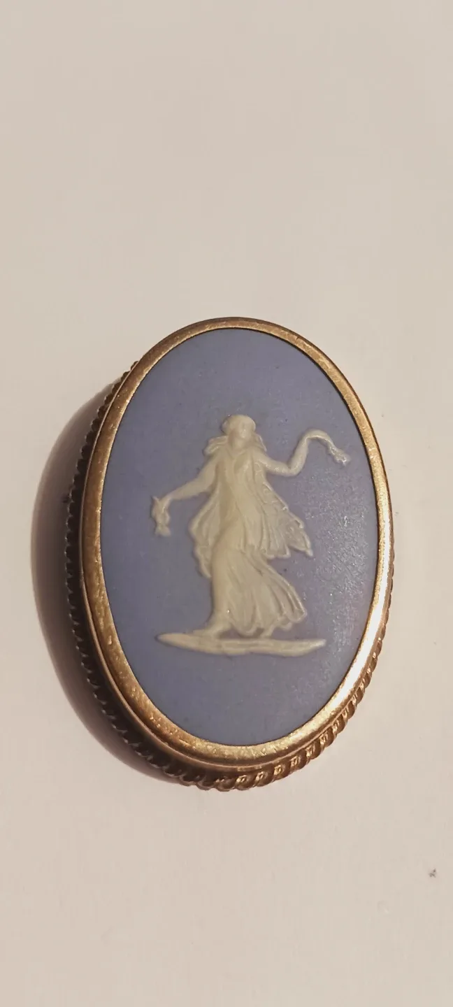 Gorgeous Wedgwood Jasperware Brooch - Made in England thumbnail
