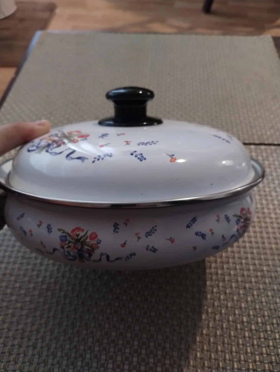 Tabletops Unlimited English Ribbon Casserole Dish