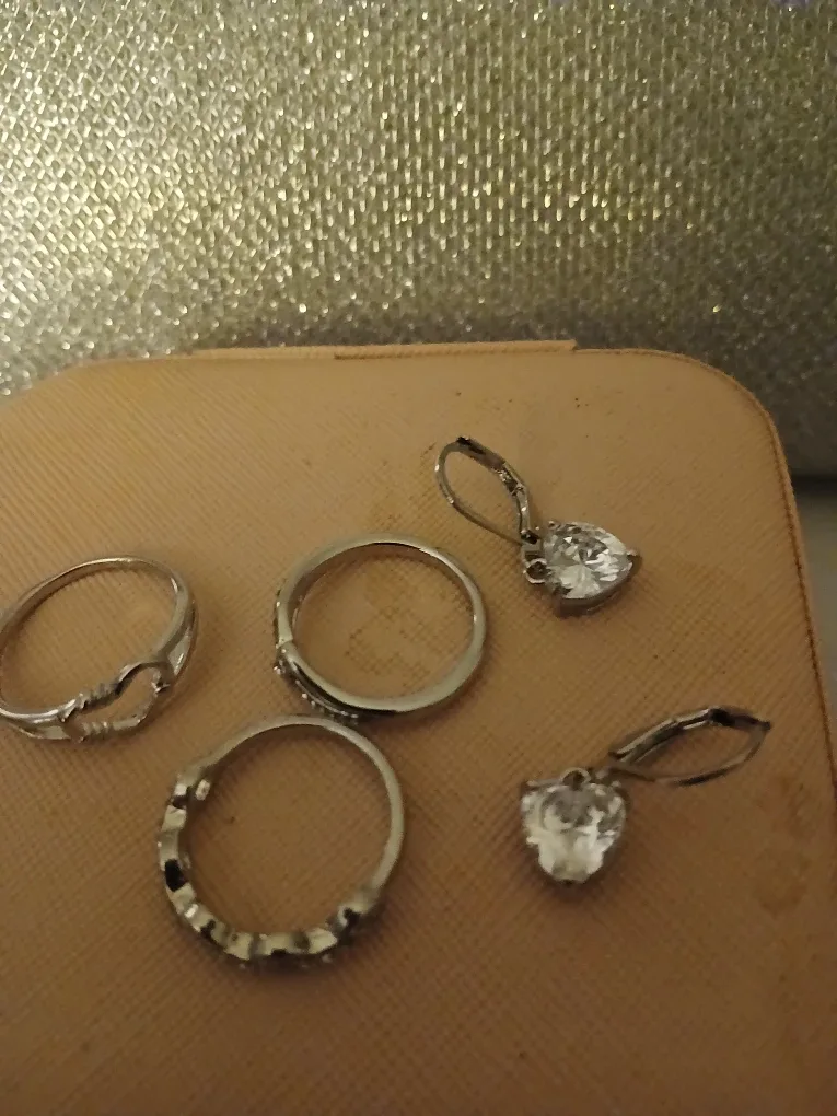 Silver Evening Clutch with Chain Strap/rings/earrings image indicator(3)