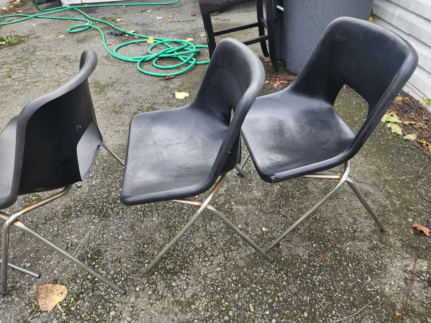 Set of 4 Black Stacking Chairs image indicator(10)