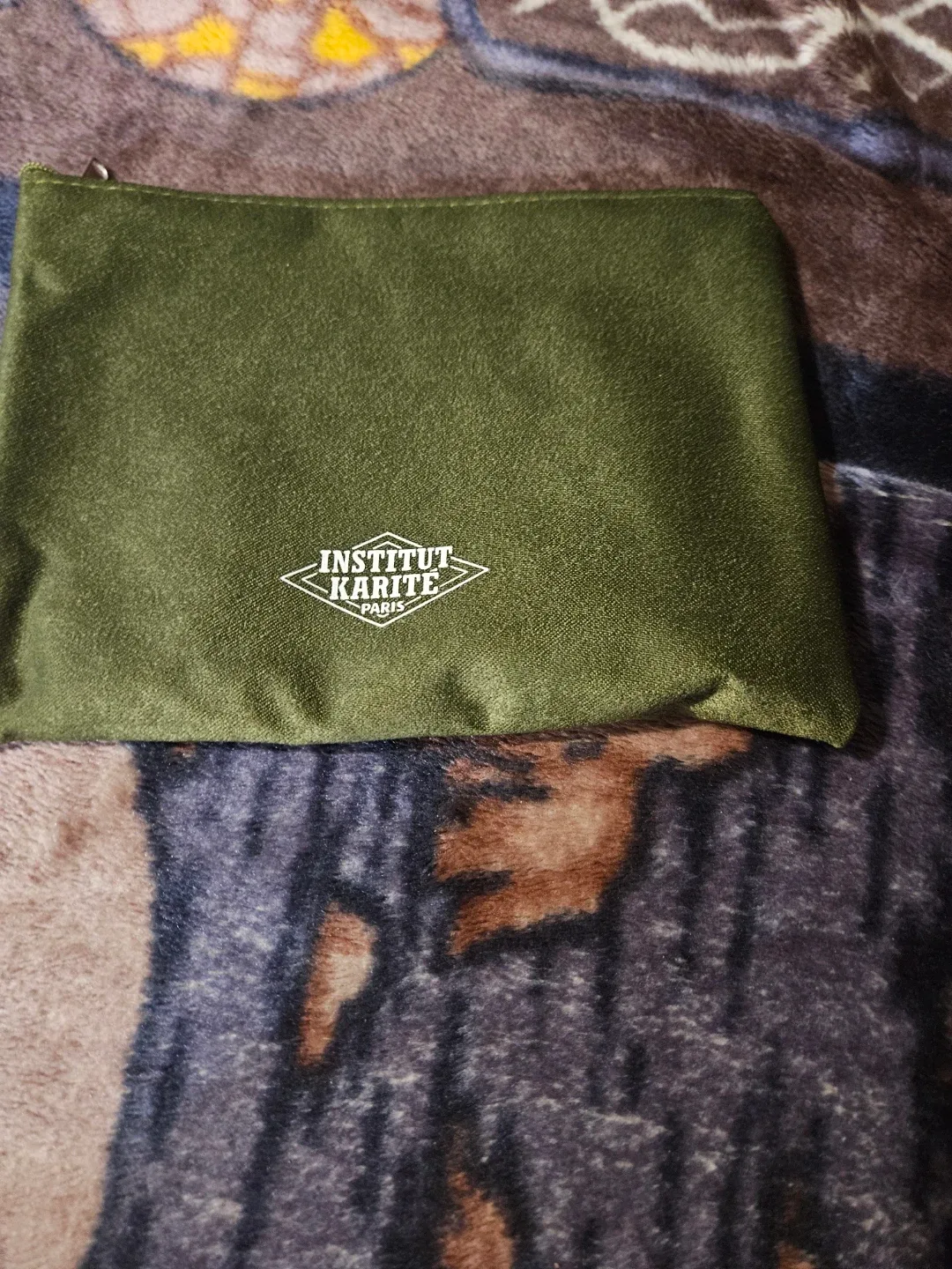 Institut Karite Paris Green Pouch image indicator(2)