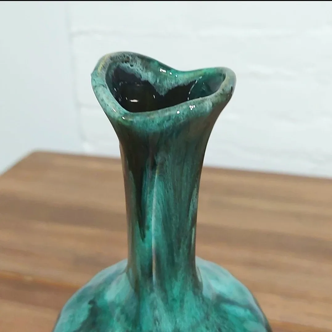 Blue Pottery Vase image indicator(2)