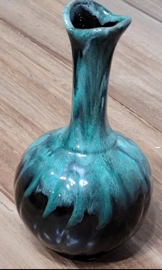Blue Pottery Vase image indicator(7)