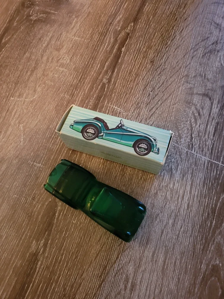 Avon Triumph TR3 '56 Spicy After Shave image indicator(2)