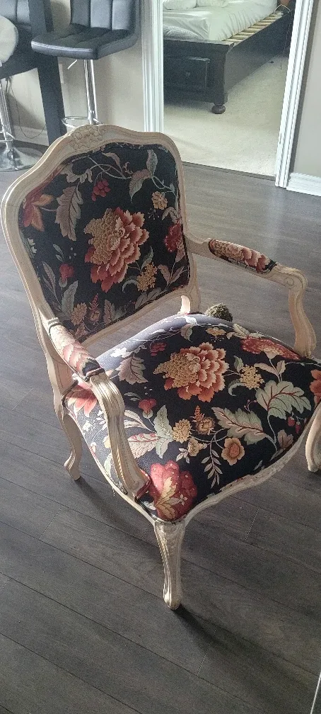 Floral Armchair - Vintage Style