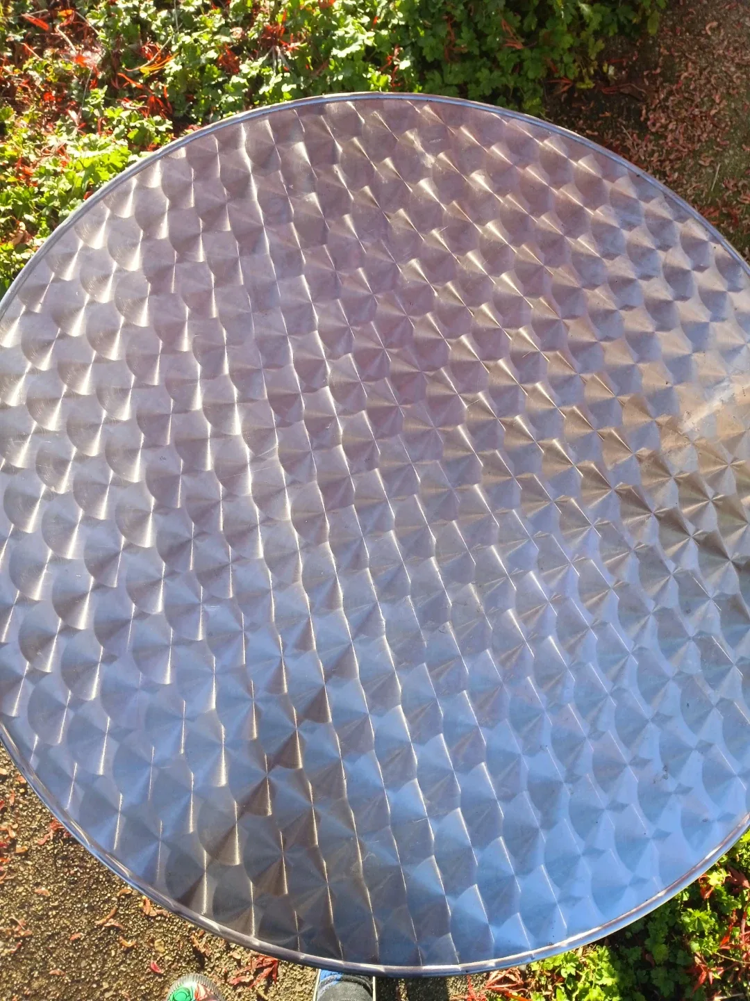 Round Metal Outdoor Table image indicator(2)