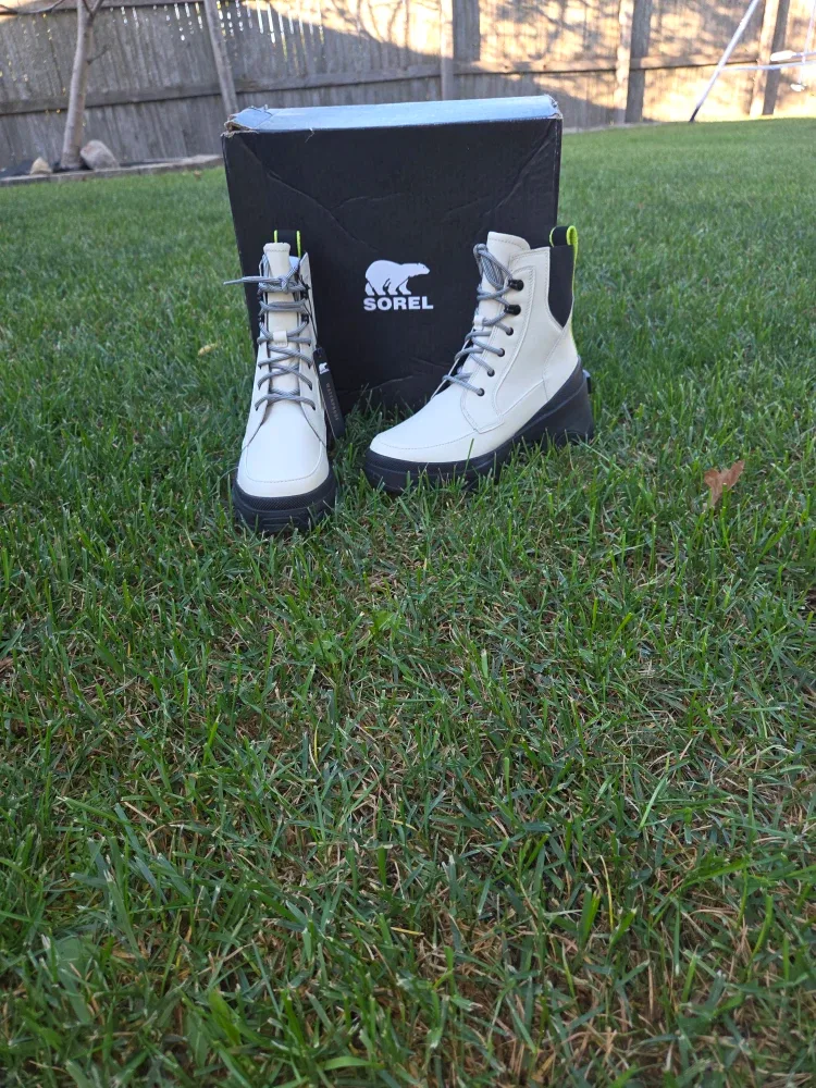 Sorel Women's Brex Boot Chelsea NWOT Size 8