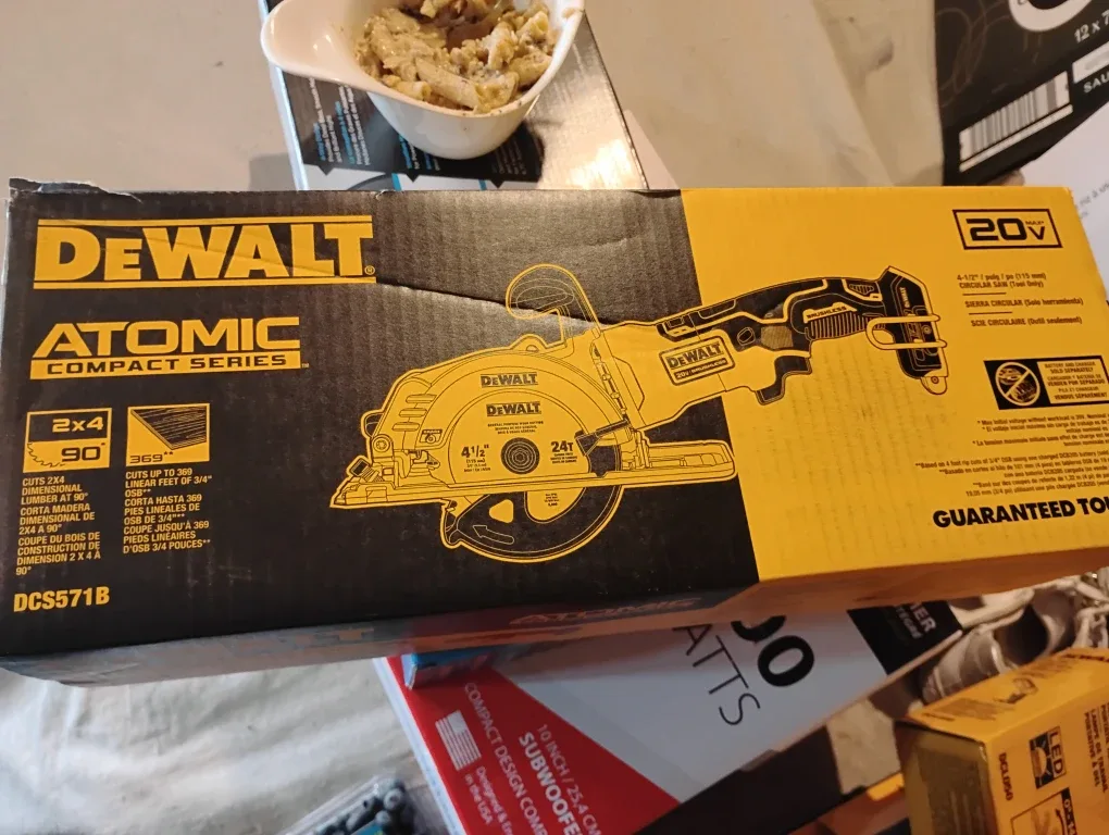 DeWalt Atomic 20V Circular Saw DCS571B