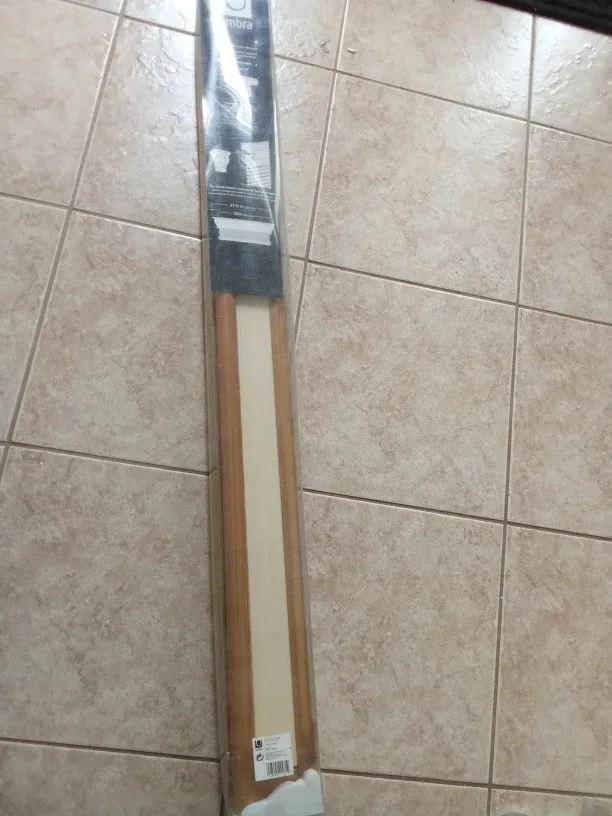 NEW Umbra Venetian Blind, 39 inches image indicator(2)