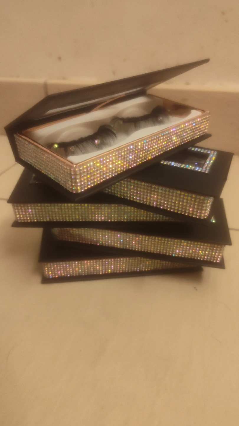 Eyelashes with Rhinestone Case