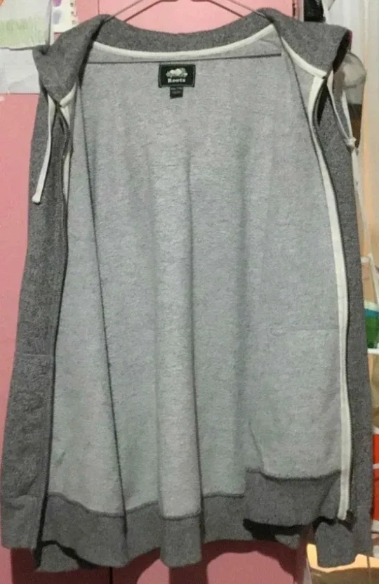 Roots hoodie image indicator(3)