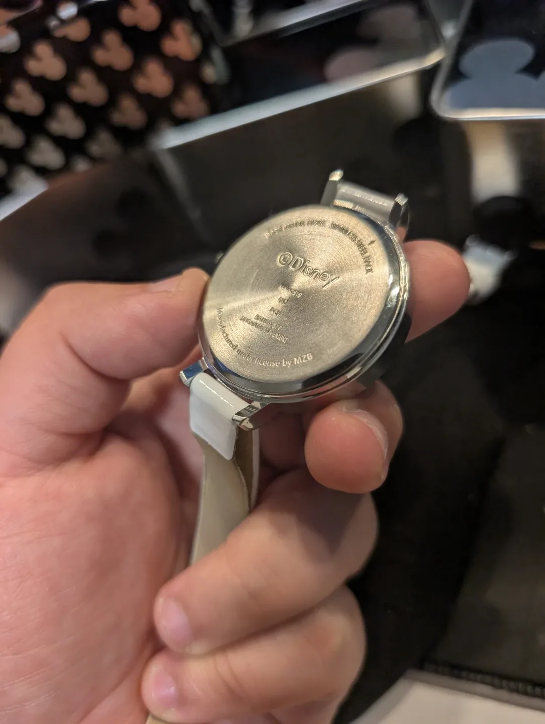 Mint vintage Disney Minnie Mouse Watch with Box image indicator(3)