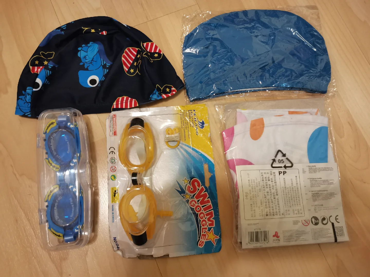 Kids' Swimming Gear Set - Goggles & Caps