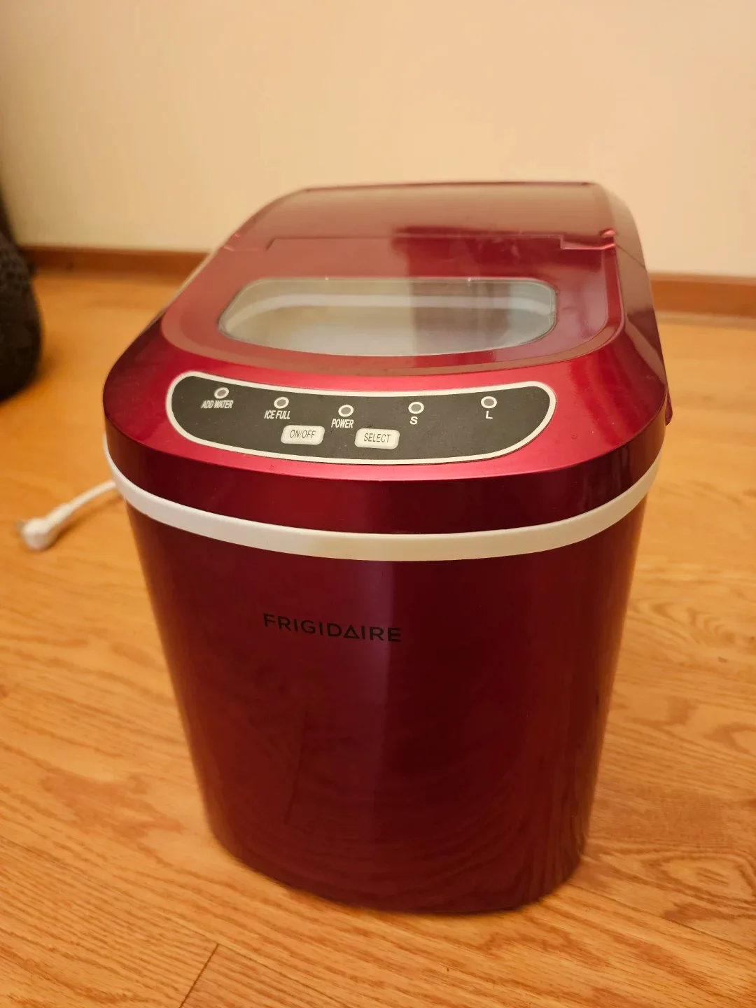 Frigidaire EFIC102-RED Ice Maker