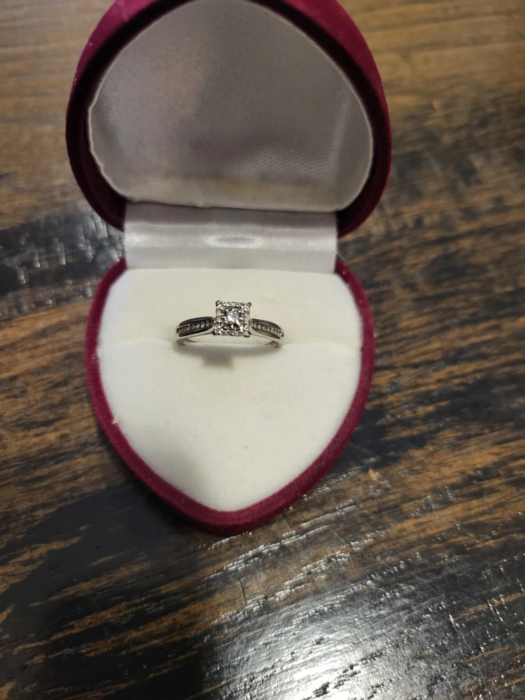 10k White Gold Diamond Engament ring - photo 4