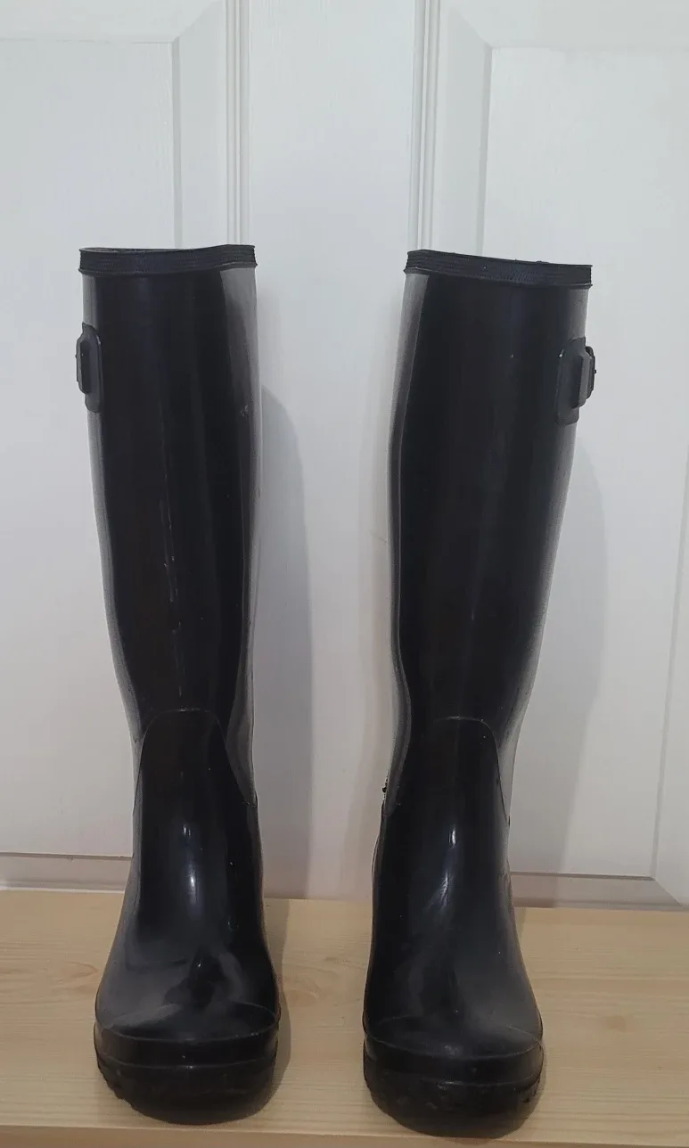Black Rain Boots - Size 8 (EU 38)