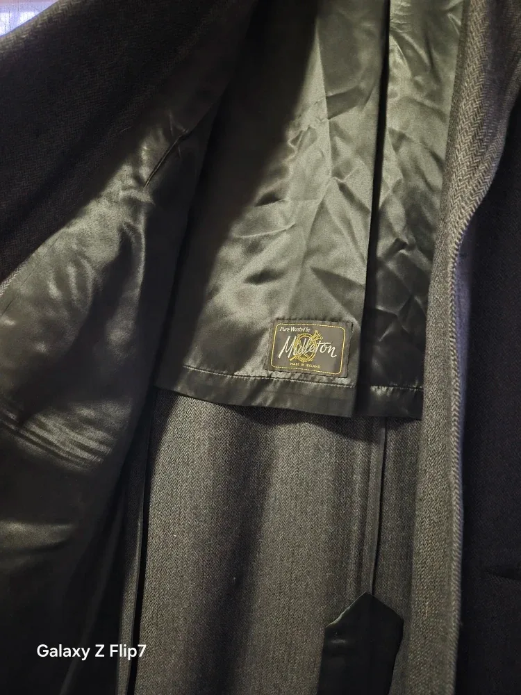Midleton Irish Pure Worsted Wool Overcoat image indicator(3)