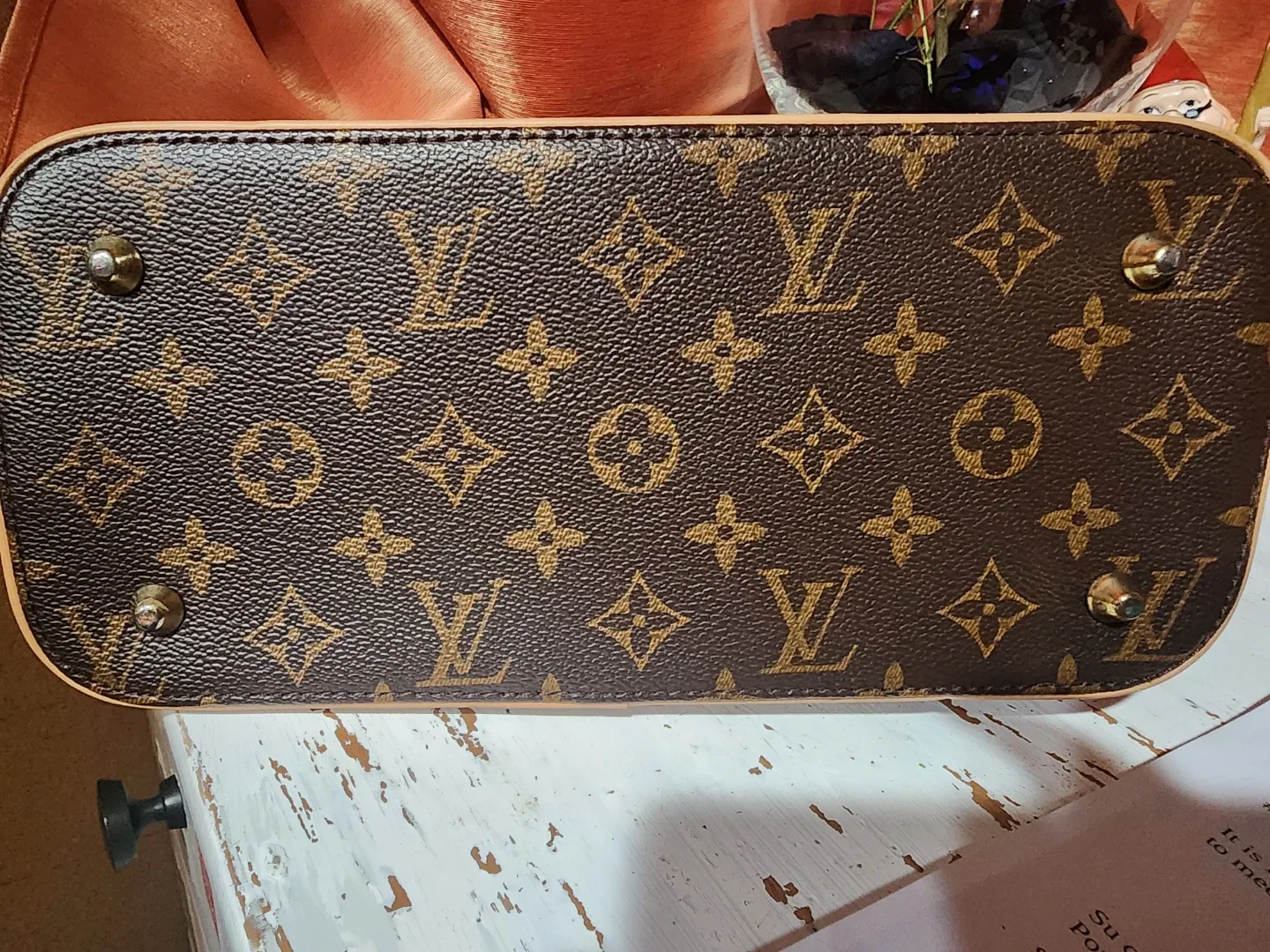 Louis Vuitton Alma Handbag Brown image indicator(6)