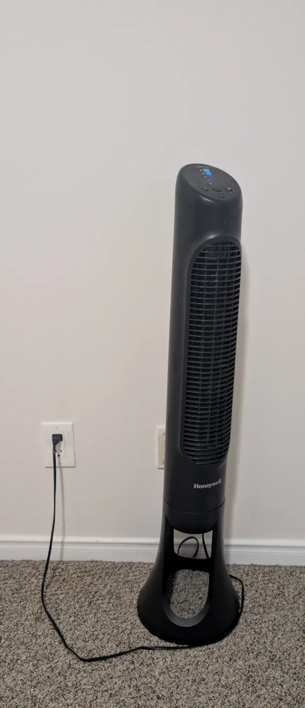 Honeywell Black Tower Fan thumbnail