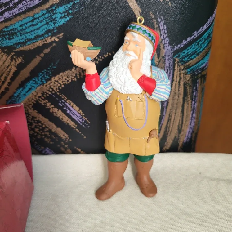 Hallmark Keepsake Ornament - The Toymaker's Gift image indicator(4)