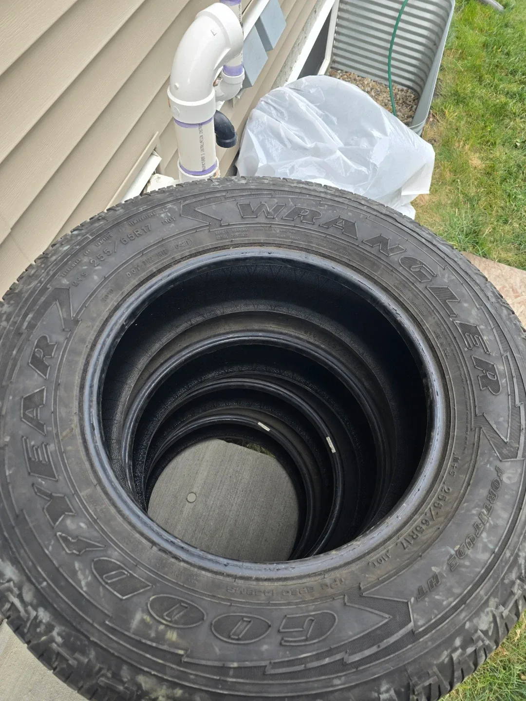 Goodyear Fortitude HT 255/65R17 Tires image indicator(8)