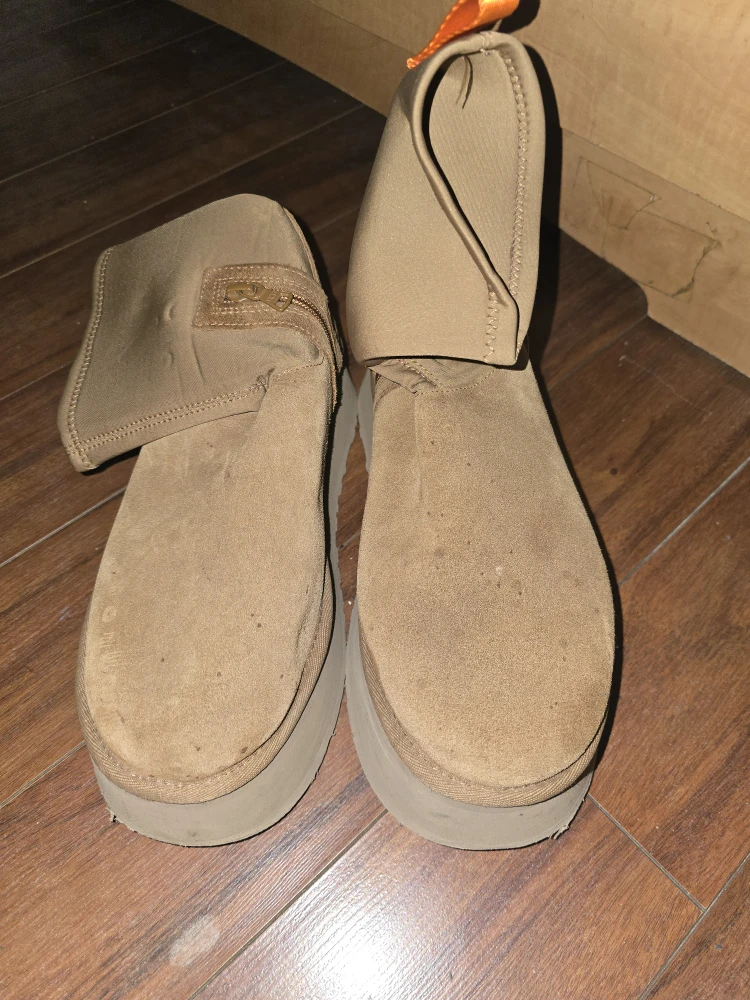 UGG Platform Boots, Size 8 - photo 3