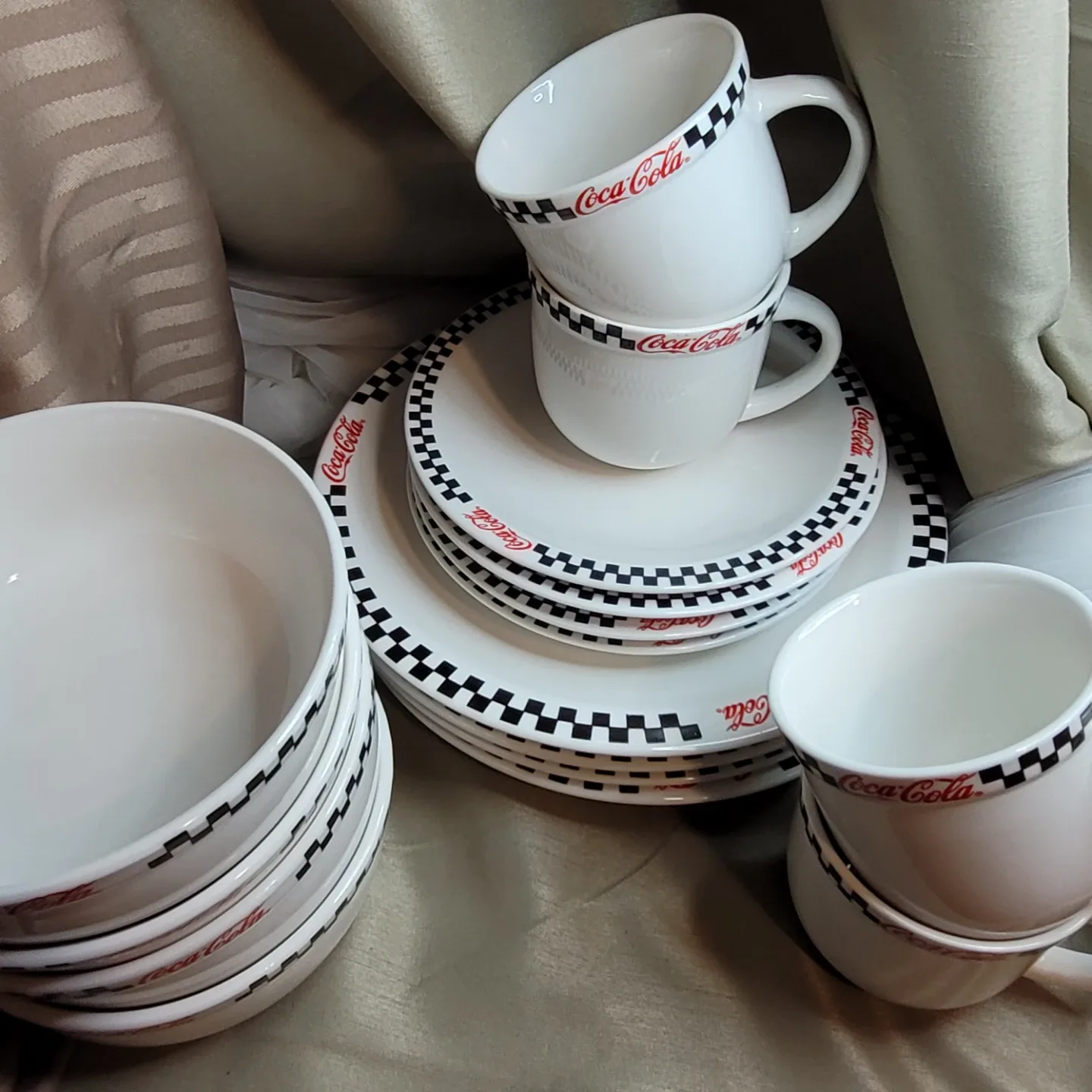 Gibson Coca-Cola Coke Soda Pop Retro Checker Themed Ceramic... image indicator(9)