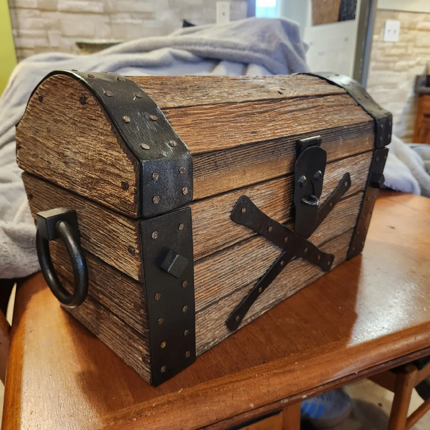 Wooden Pirate Treasure Chest image indicator(4)