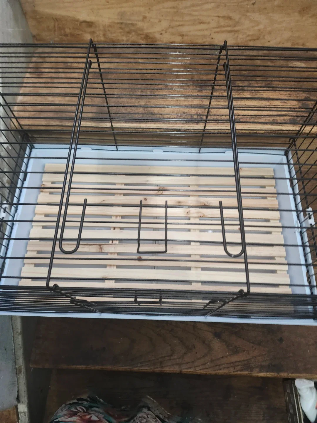 Black Wire Pet Cage image indicator(2)