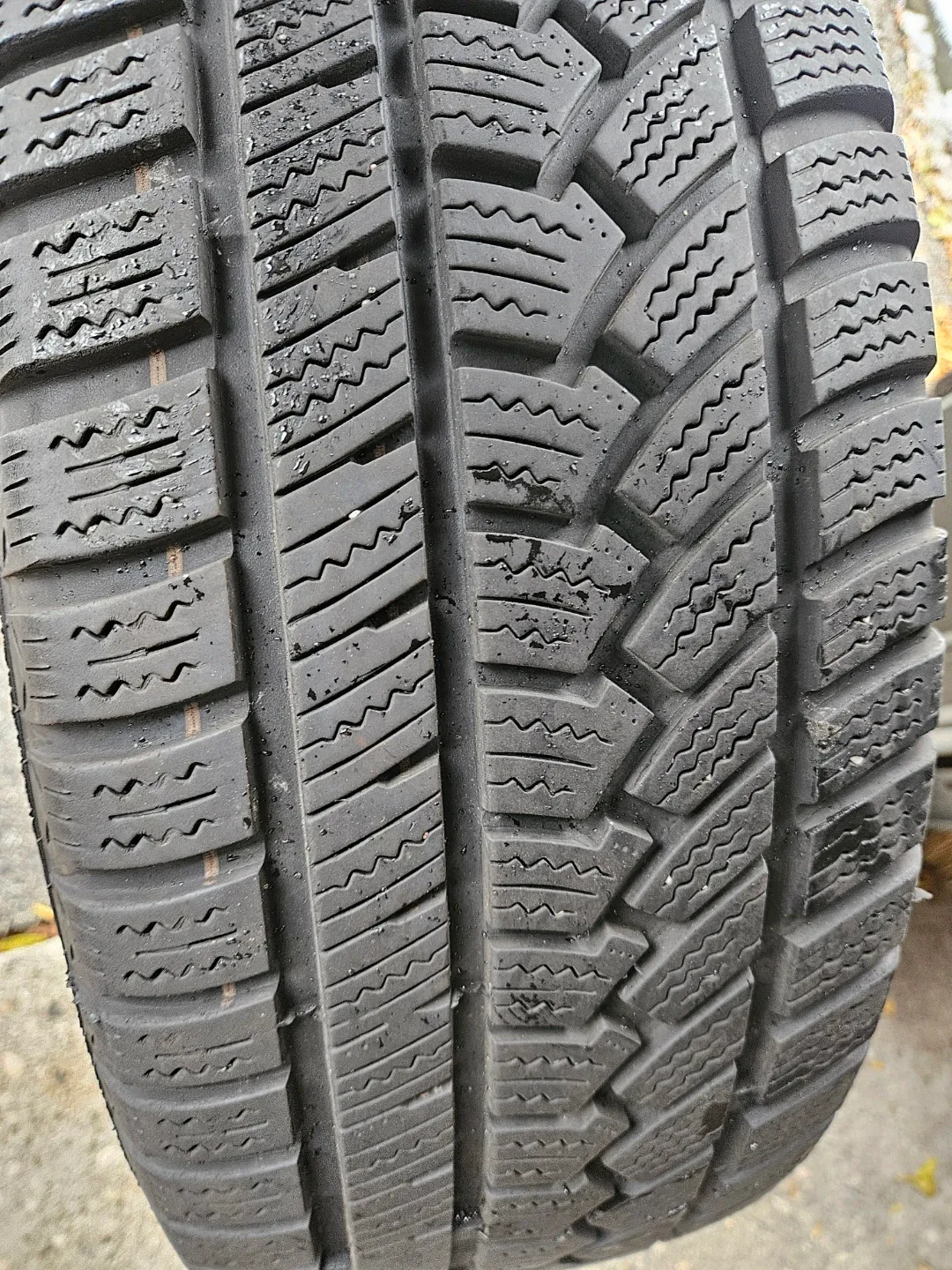 NEW 17" Toyota camry winter tires and rims. 215/55/17, 5 x 114.3 image indicator(5)